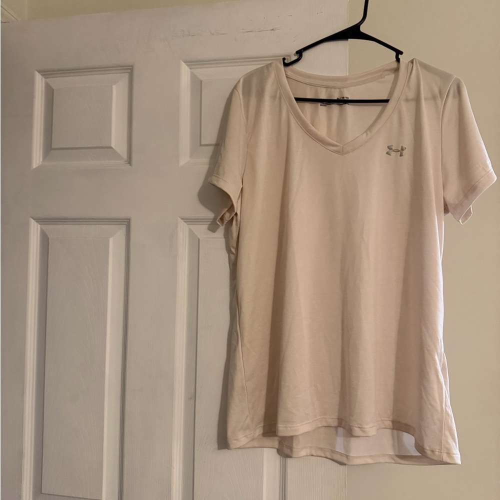 Under Armour Women's Short Sleeve Cream Tee